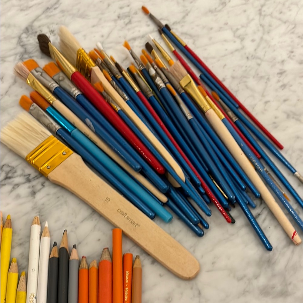 Crayola Colorful Art Set - Picture 8 of 9